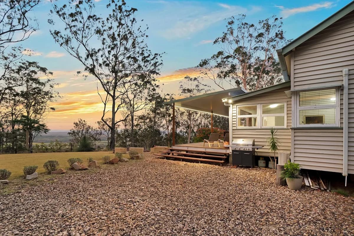 Spotted Gum setting