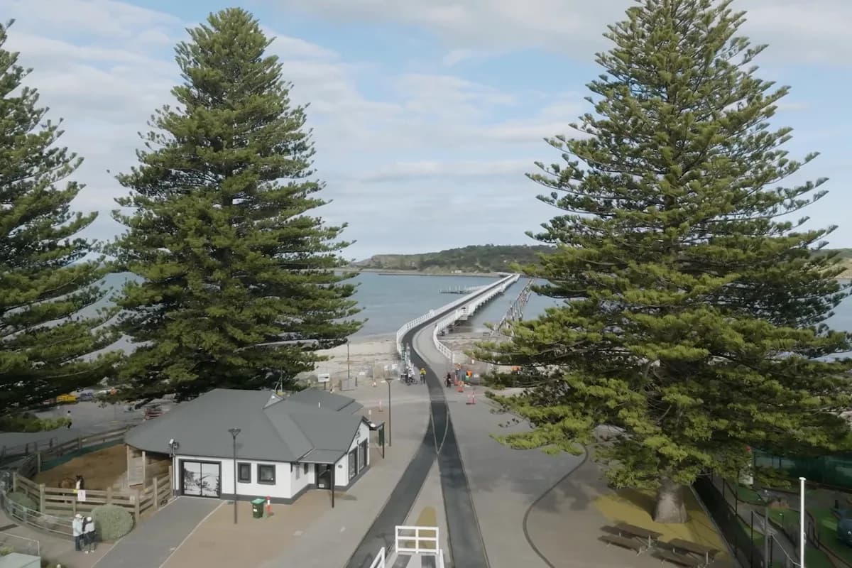 Victor Harbor Horse Drawn Tram to Granite Island setting